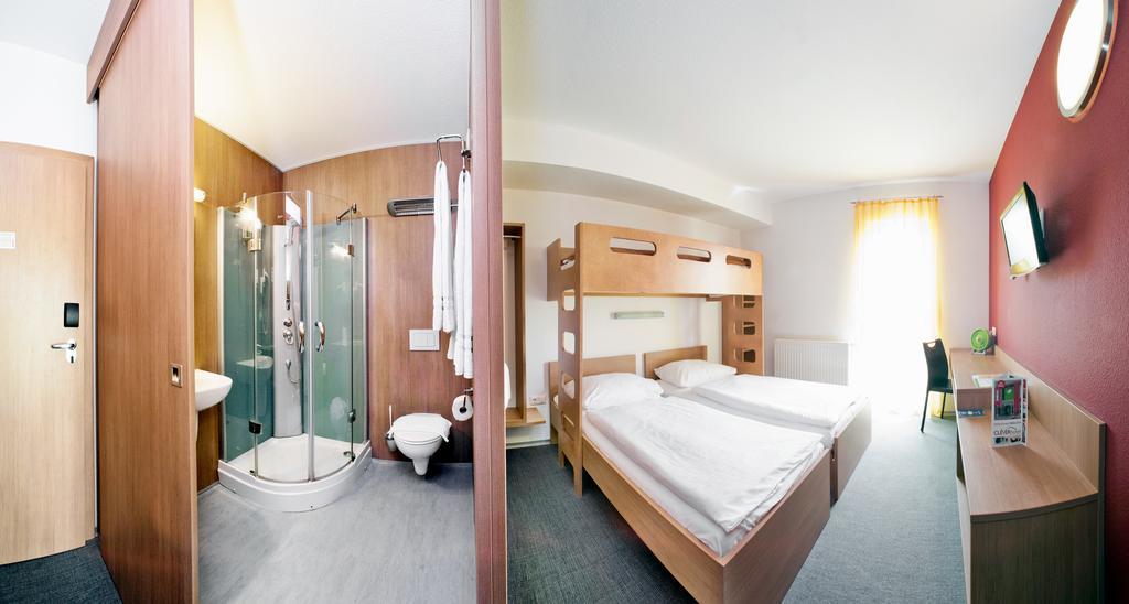 Cleverhotel Herzogenburg Extérieur photo