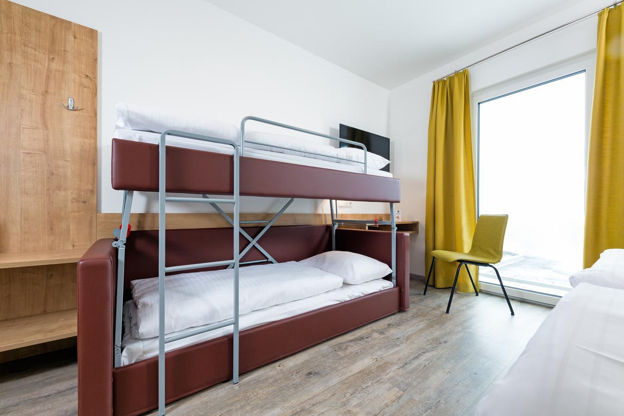 Cleverhotel Herzogenburg Extérieur photo