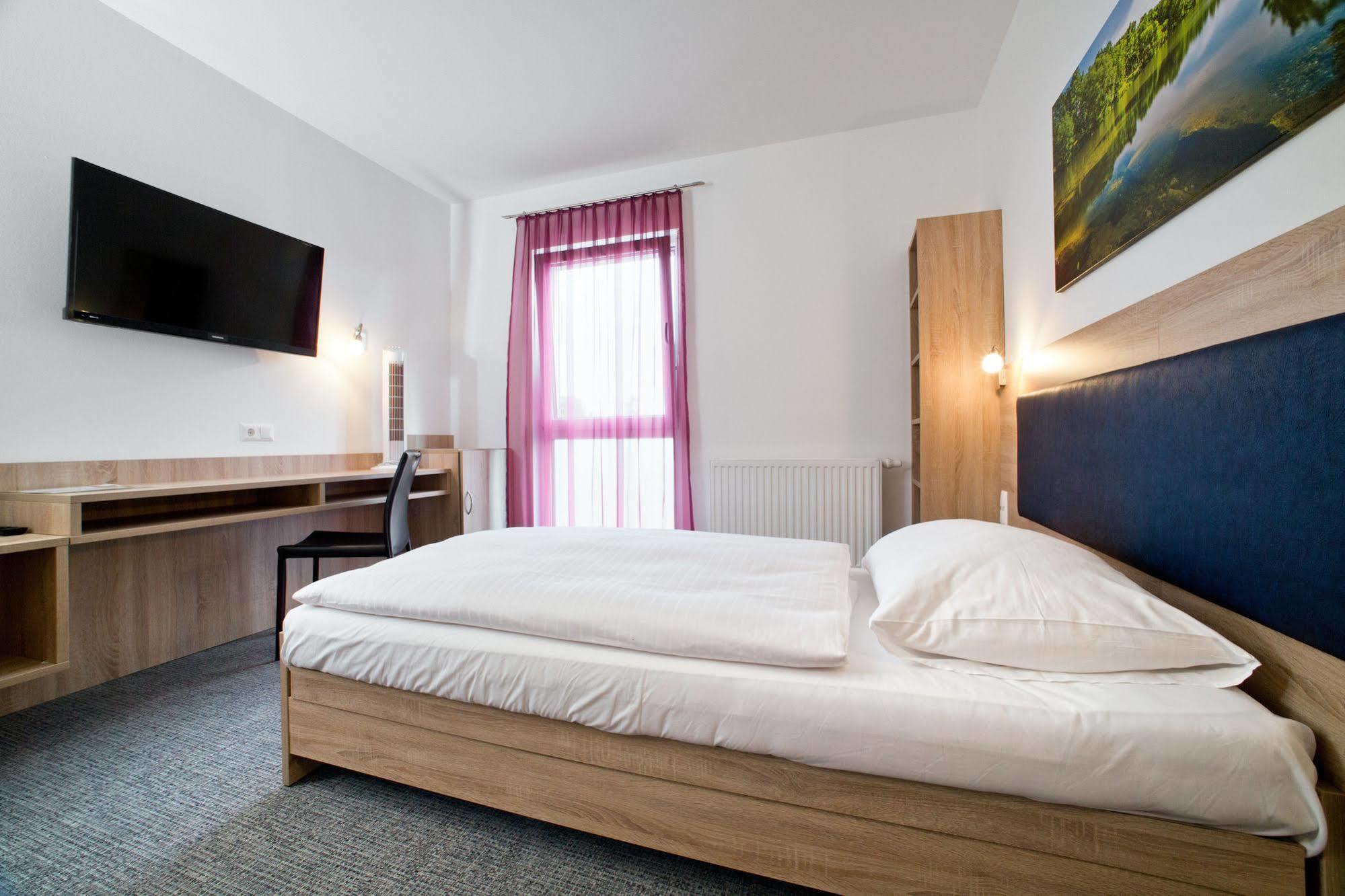 Cleverhotel Herzogenburg Extérieur photo