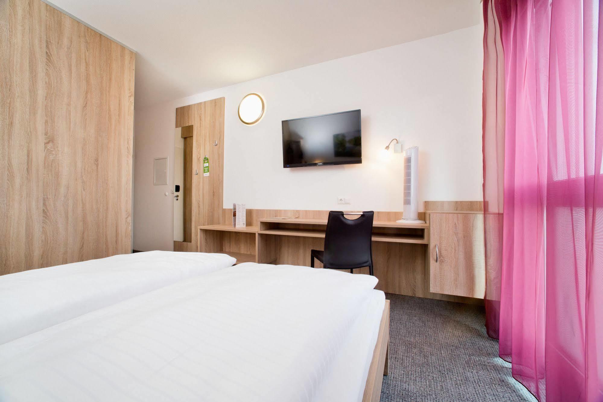 Cleverhotel Herzogenburg Extérieur photo