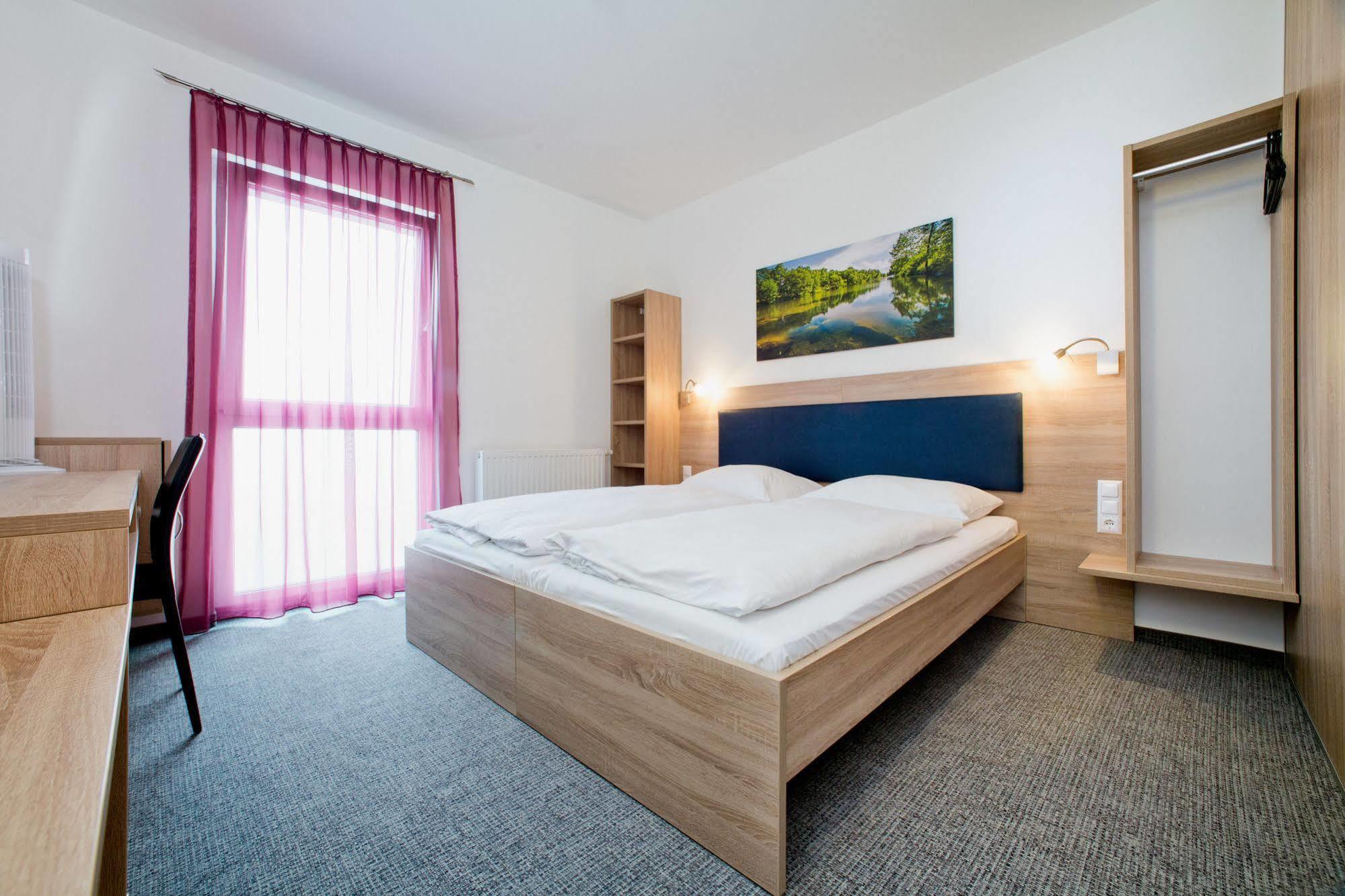 Cleverhotel Herzogenburg Extérieur photo
