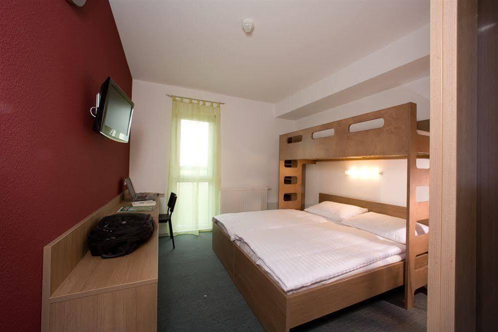 Cleverhotel Herzogenburg Extérieur photo